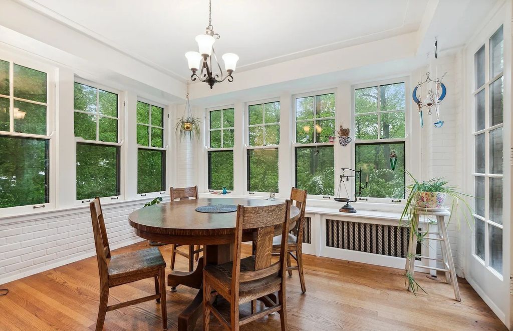 The Home in Highland Park is recently renovated to include a mix of authenticity and modern amenities, now available for sale. This home located at 80 Laurel Ave, Highland Park, Illinois