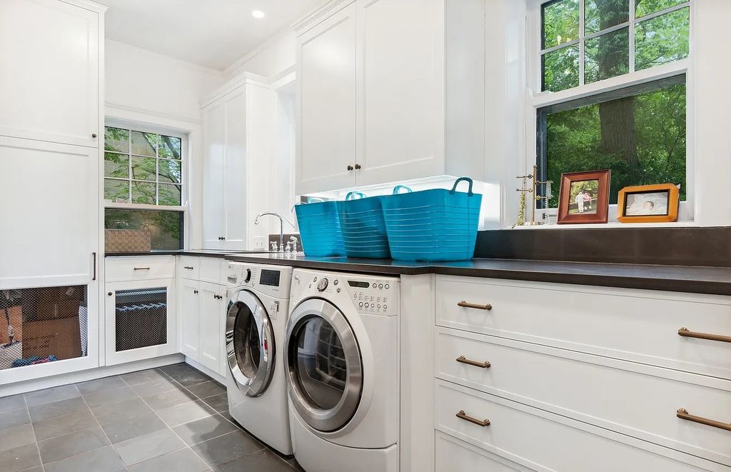 The Home in Highland Park is recently renovated to include a mix of authenticity and modern amenities, now available for sale. This home located at 80 Laurel Ave, Highland Park, Illinois