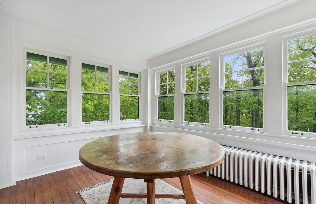 The Home in Highland Park is recently renovated to include a mix of authenticity and modern amenities, now available for sale. This home located at 80 Laurel Ave, Highland Park, Illinois