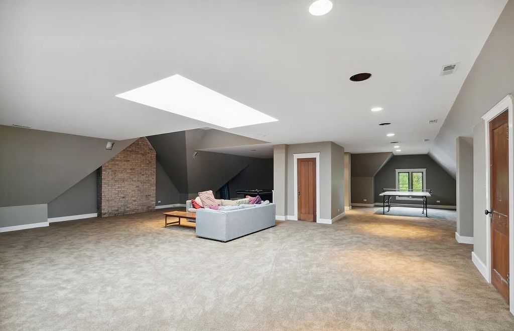 The Home in Highland Park is recently renovated to include a mix of authenticity and modern amenities, now available for sale. This home located at 80 Laurel Ave, Highland Park, Illinois