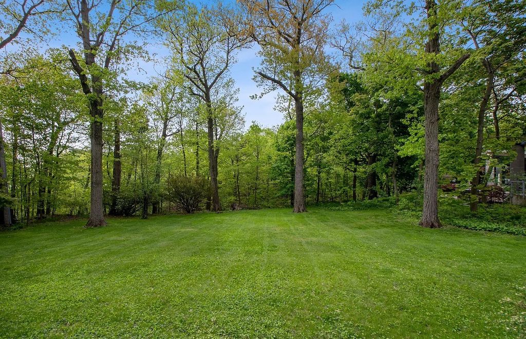 The Home in Highland Park is recently renovated to include a mix of authenticity and modern amenities, now available for sale. This home located at 80 Laurel Ave, Highland Park, Illinois