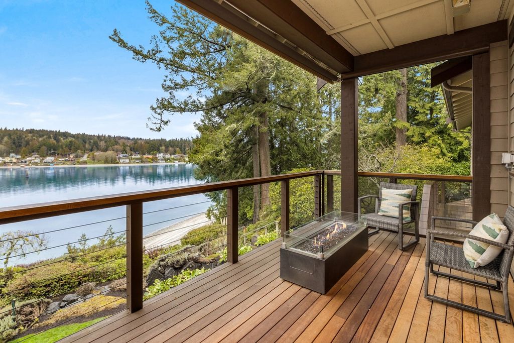 The Home in Bainbridge Island is an exceptional custom estate with 2 homes on a combined acre including 139’ of spectacular water frontage, now available for sale. This home located at 17253 & 17204 Agate Street NE, Bainbridge Island, Washington