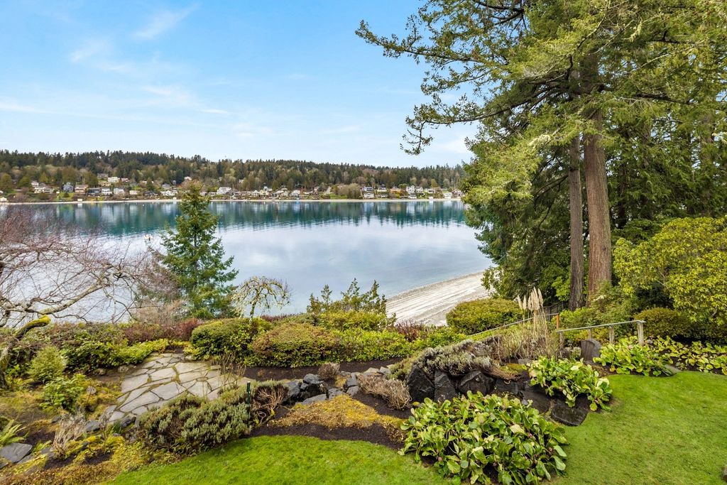 The Home in Bainbridge Island is an exceptional custom estate with 2 homes on a combined acre including 139’ of spectacular water frontage, now available for sale. This home located at 17253 & 17204 Agate Street NE, Bainbridge Island, Washington