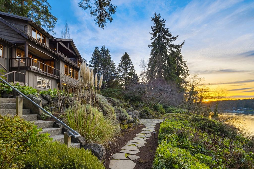 The Home in Bainbridge Island is an exceptional custom estate with 2 homes on a combined acre including 139’ of spectacular water frontage, now available for sale. This home located at 17253 & 17204 Agate Street NE, Bainbridge Island, Washington
