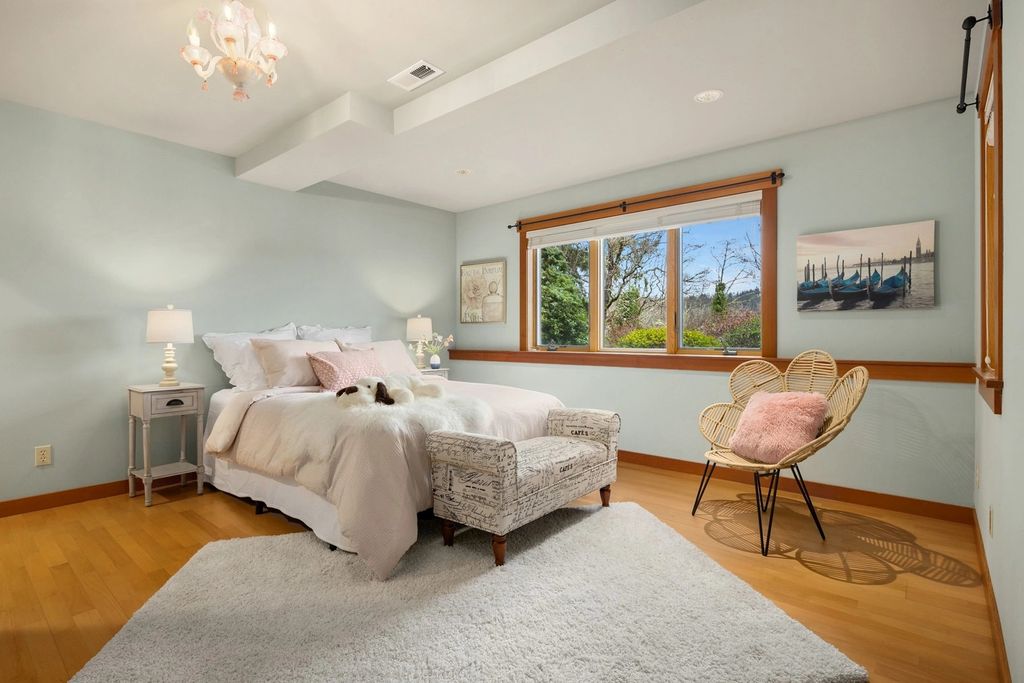 The Home in Bainbridge Island is an exceptional custom estate with 2 homes on a combined acre including 139’ of spectacular water frontage, now available for sale. This home located at 17253 & 17204 Agate Street NE, Bainbridge Island, Washington