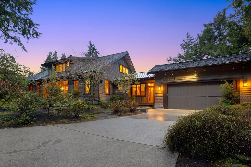 The Home in Bainbridge Island is an exceptional custom estate with 2 homes on a combined acre including 139’ of spectacular water frontage, now available for sale. This home located at 17253 & 17204 Agate Street NE, Bainbridge Island, Washington