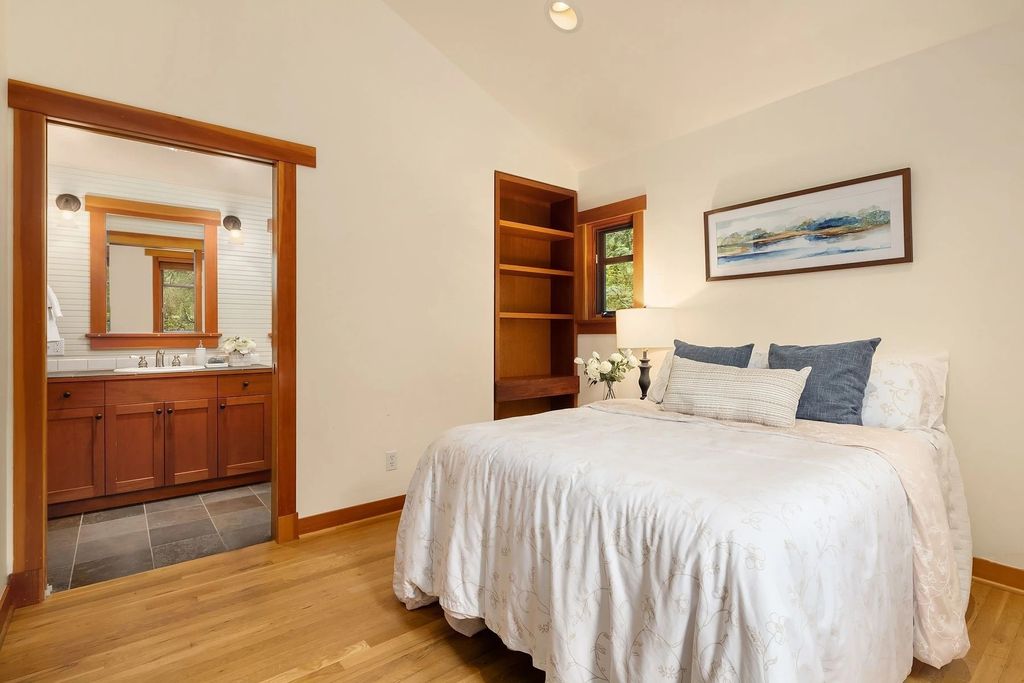 The Home in Bainbridge Island is an exceptional custom estate with 2 homes on a combined acre including 139’ of spectacular water frontage, now available for sale. This home located at 17253 & 17204 Agate Street NE, Bainbridge Island, Washington