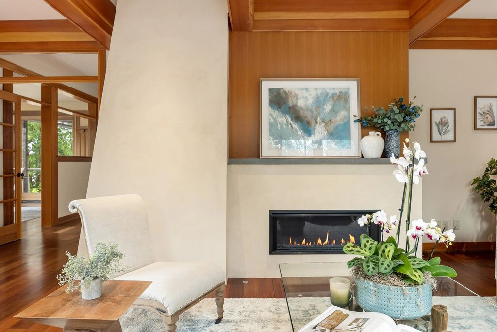 The Home in Bainbridge Island is an exceptional custom estate with 2 homes on a combined acre including 139’ of spectacular water frontage, now available for sale. This home located at 17253 & 17204 Agate Street NE, Bainbridge Island, Washington