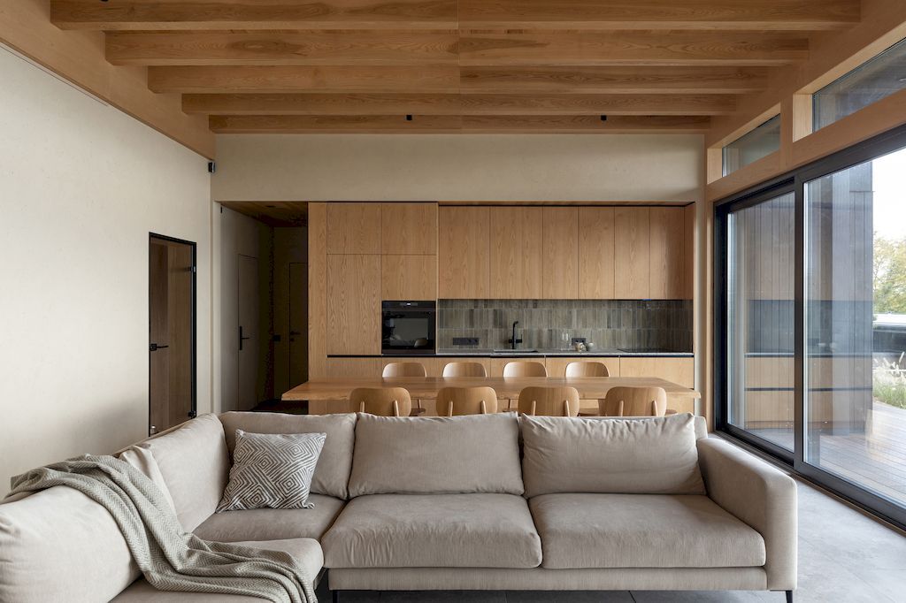 H House, Prominent House to Enjoy Nature by Klochenko Architects