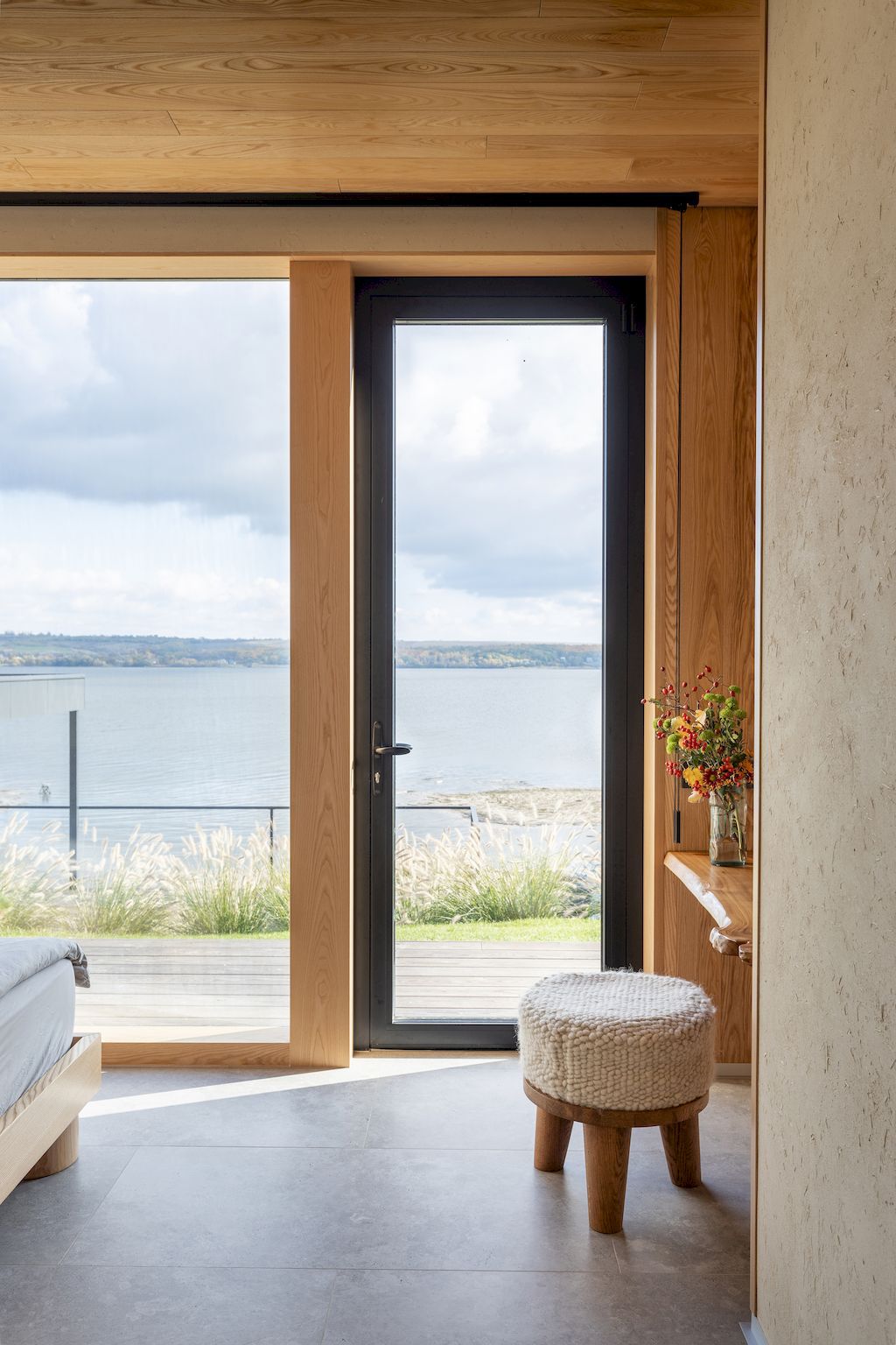 H House, Prominent House to Enjoy Nature by Klochenko Architects