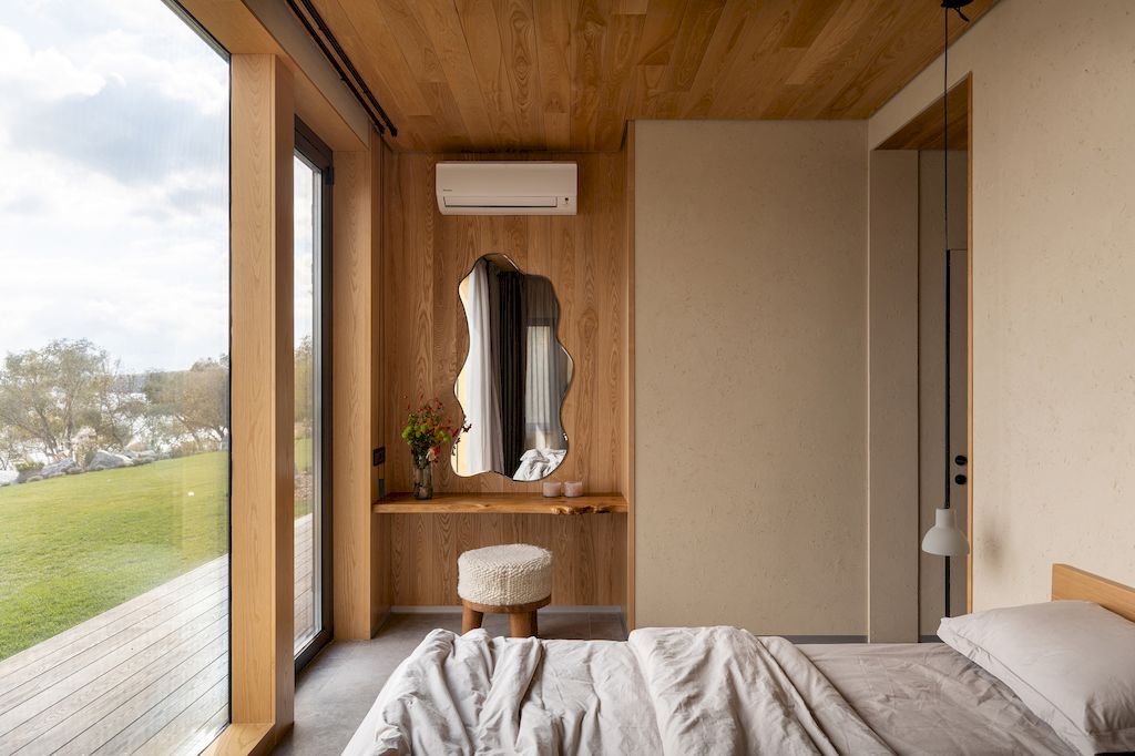 H House, Prominent House to Enjoy Nature by Klochenko Architects