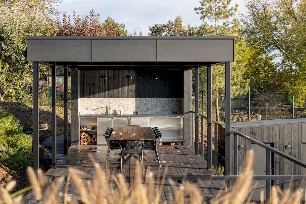 H House, Prominent House to Enjoy Nature by Klochenko Architects