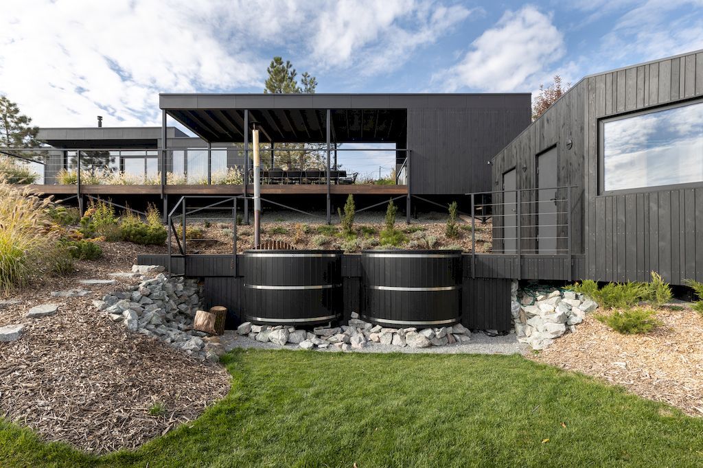 H House, Prominent House to Enjoy Nature by Klochenko Architects