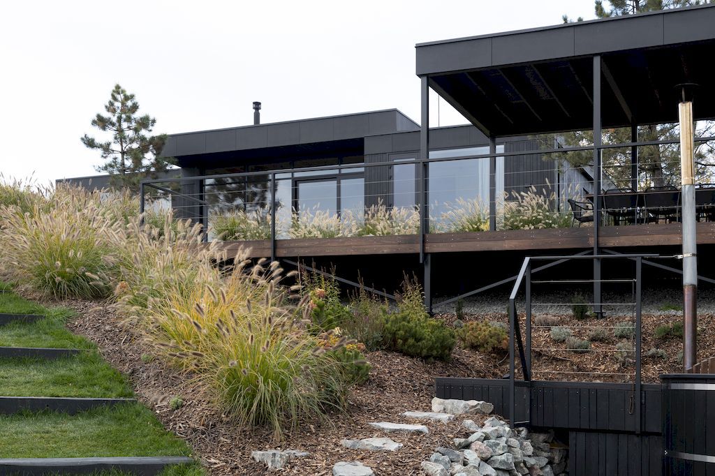 H House, Prominent House to Enjoy Nature by Klochenko Architects