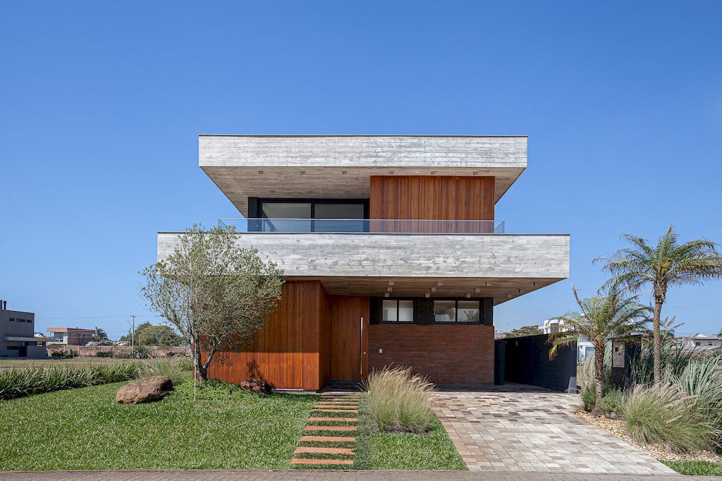 House FC, Elegant Beach House in Brazil by Vitório Ecker Arquitetura