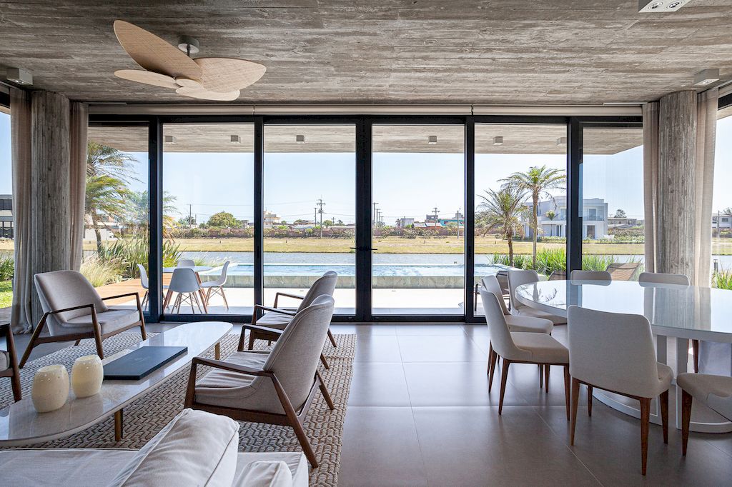 House FC, Elegant Beach House in Brazil by Vitório Ecker Arquitetura