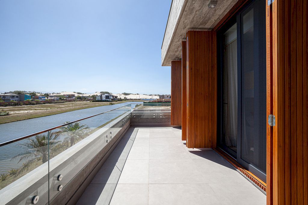 House FC Elegant Beach House in Brazil by Vitorio Ecker Arquitetura 24
