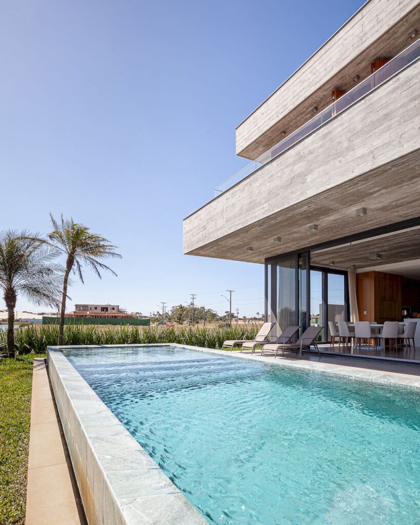 House FC Elegant Beach House in Brazil by Vitorio Ecker Arquitetura 6