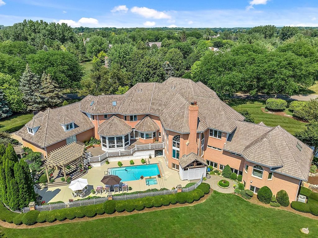 The House in South Barrington easy access to the highway, O'Hare, Arboretum, shopping, entertainment and restaurants, now available for sale. This home located at 2 Tiffany Cir, South Barrington, Illinois