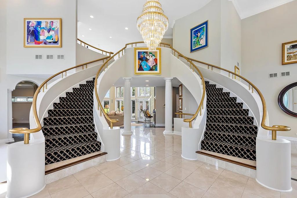 The House in South Barrington easy access to the highway, O'Hare, Arboretum, shopping, entertainment and restaurants, now available for sale. This home located at 2 Tiffany Cir, South Barrington, Illinois