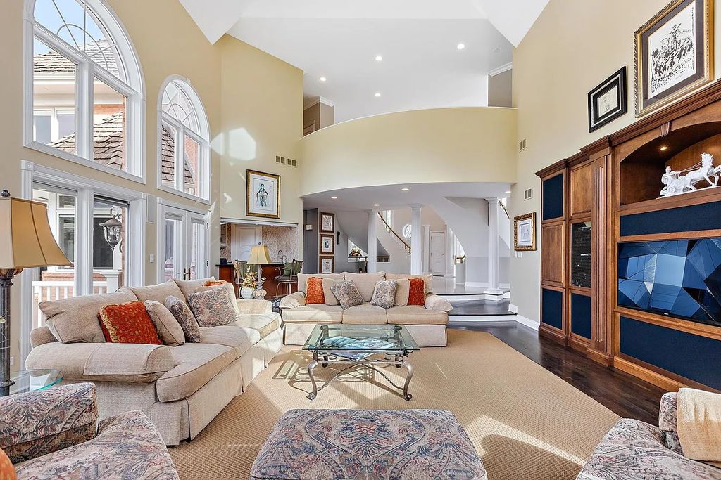 The House in South Barrington easy access to the highway, O'Hare, Arboretum, shopping, entertainment and restaurants, now available for sale. This home located at 2 Tiffany Cir, South Barrington, Illinois