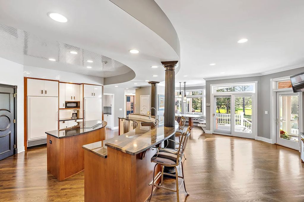 The House in South Barrington easy access to the highway, O'Hare, Arboretum, shopping, entertainment and restaurants, now available for sale. This home located at 2 Tiffany Cir, South Barrington, Illinois