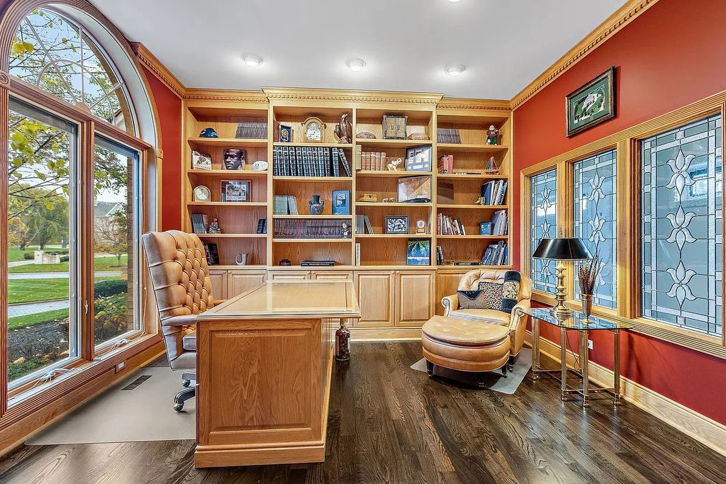 The House in South Barrington easy access to the highway, O'Hare, Arboretum, shopping, entertainment and restaurants, now available for sale. This home located at 2 Tiffany Cir, South Barrington, Illinois