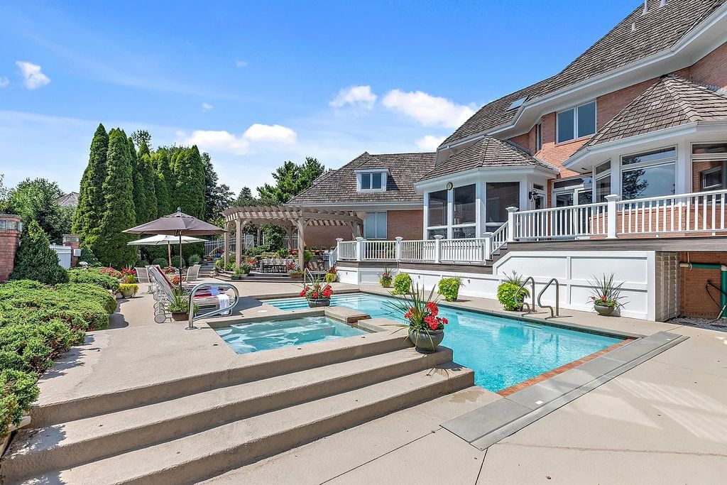 The House in South Barrington easy access to the highway, O'Hare, Arboretum, shopping, entertainment and restaurants, now available for sale. This home located at 2 Tiffany Cir, South Barrington, Illinois