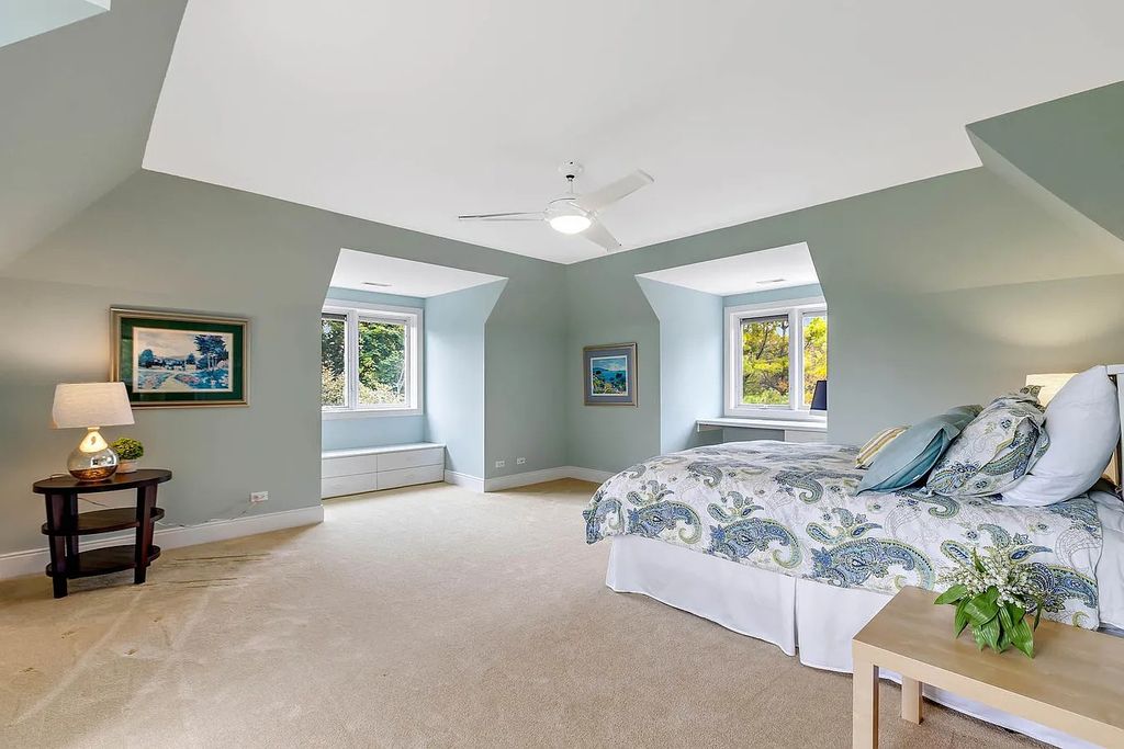 The House in South Barrington easy access to the highway, O'Hare, Arboretum, shopping, entertainment and restaurants, now available for sale. This home located at 2 Tiffany Cir, South Barrington, Illinois