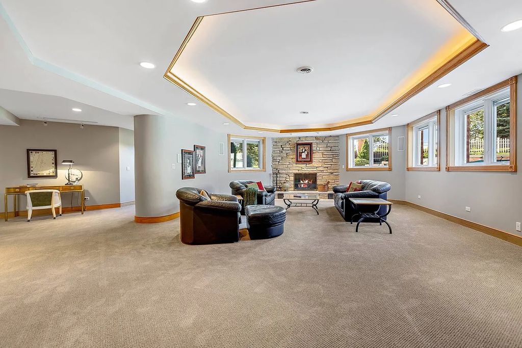 The House in South Barrington easy access to the highway, O'Hare, Arboretum, shopping, entertainment and restaurants, now available for sale. This home located at 2 Tiffany Cir, South Barrington, Illinois