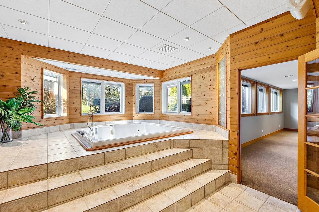 The House in South Barrington easy access to the highway, O'Hare, Arboretum, shopping, entertainment and restaurants, now available for sale. This home located at 2 Tiffany Cir, South Barrington, Illinois