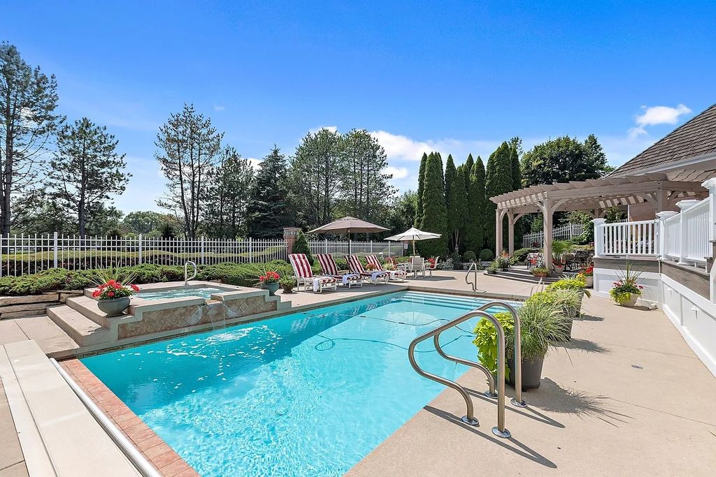 The House in South Barrington easy access to the highway, O'Hare, Arboretum, shopping, entertainment and restaurants, now available for sale. This home located at 2 Tiffany Cir, South Barrington, Illinois