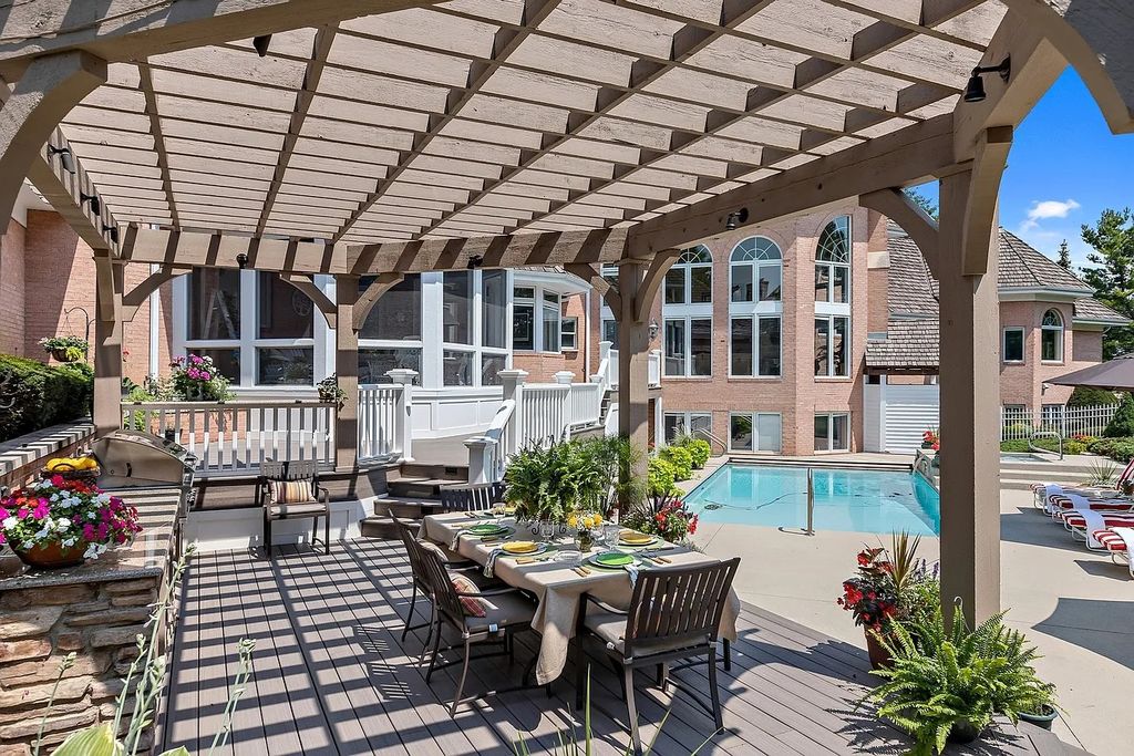 The House in South Barrington easy access to the highway, O'Hare, Arboretum, shopping, entertainment and restaurants, now available for sale. This home located at 2 Tiffany Cir, South Barrington, Illinois