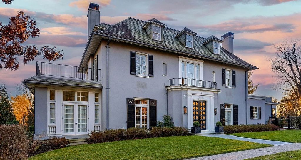 The Estate in Baltimore is brilliant renovation and expansion by Delbert Adams Construction Group, now available for sale. This home located at 1 Whitfield Rd, Baltimore, Maryland