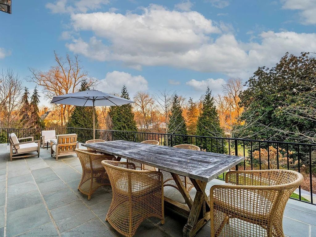 The Estate in Baltimore is brilliant renovation and expansion by Delbert Adams Construction Group, now available for sale. This home located at 1 Whitfield Rd, Baltimore, Maryland