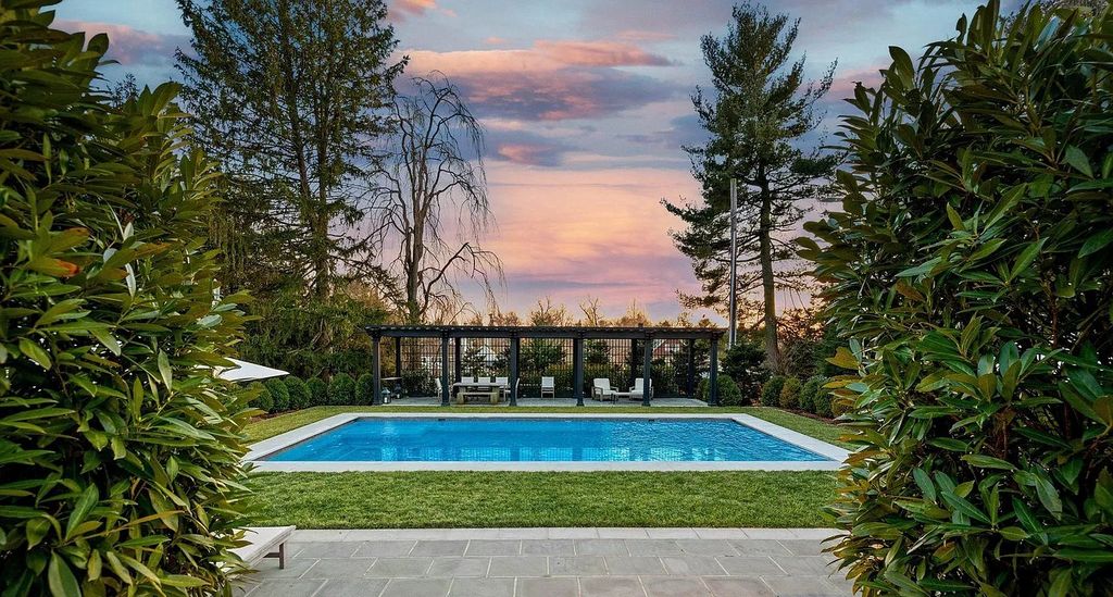 The Estate in Baltimore is brilliant renovation and expansion by Delbert Adams Construction Group, now available for sale. This home located at 1 Whitfield Rd, Baltimore, Maryland