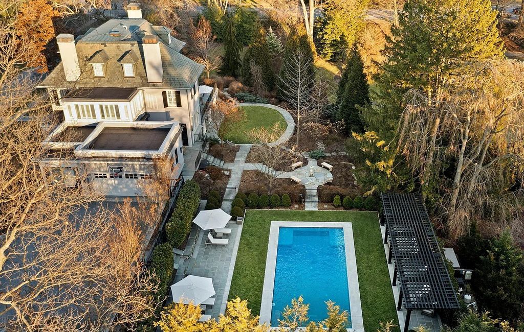 The Estate in Baltimore is brilliant renovation and expansion by Delbert Adams Construction Group, now available for sale. This home located at 1 Whitfield Rd, Baltimore, Maryland
