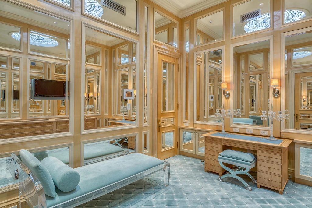 The Mansion in Rockville is a collaboration between renowned architect, John Ike, designer, Geoffrey Bradfield, and Horizon Builders, now available for sale. This home located at 11900 River Rd, Rockville, Maryland