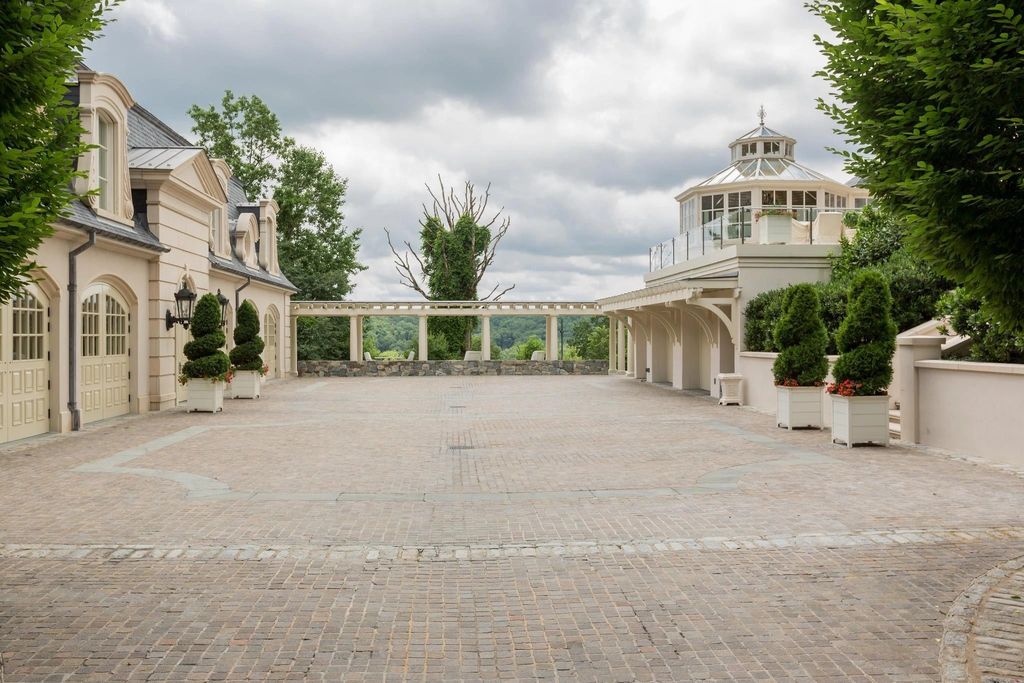 The Mansion in Rockville is a collaboration between renowned architect, John Ike, designer, Geoffrey Bradfield, and Horizon Builders, now available for sale. This home located at 11900 River Rd, Rockville, Maryland