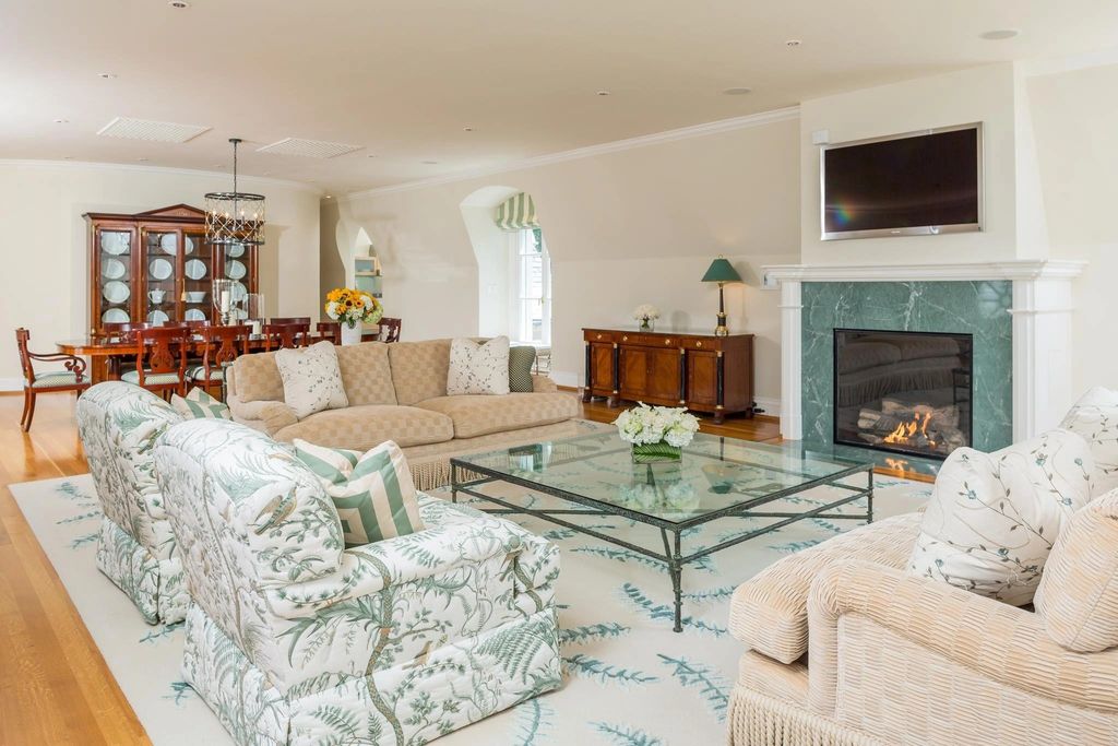 The Mansion in Rockville is a collaboration between renowned architect, John Ike, designer, Geoffrey Bradfield, and Horizon Builders, now available for sale. This home located at 11900 River Rd, Rockville, Maryland