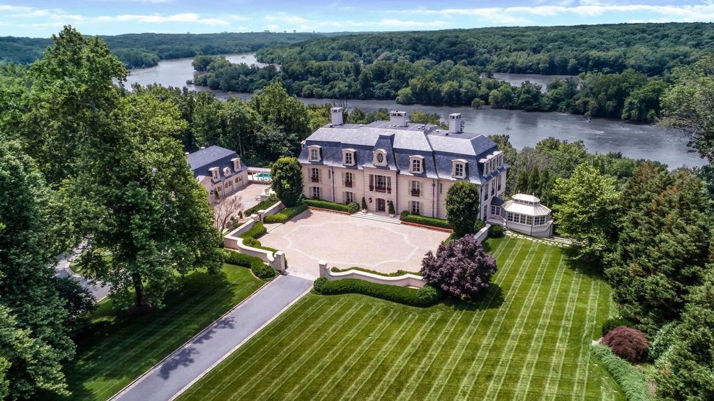 The Mansion in Rockville is a collaboration between renowned architect, John Ike, designer, Geoffrey Bradfield, and Horizon Builders, now available for sale. This home located at 11900 River Rd, Rockville, Maryland