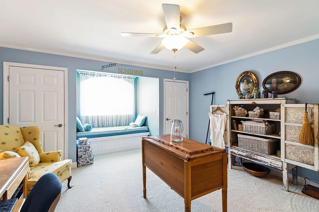 The Estate in Hendersonville is a luxurious home totally renovated now available for sale. This home located at 405 Private Dr, Hendersonville, Tennessee; offering 05 bedrooms and 05 bathrooms with 4,419 square feet of living spaces.