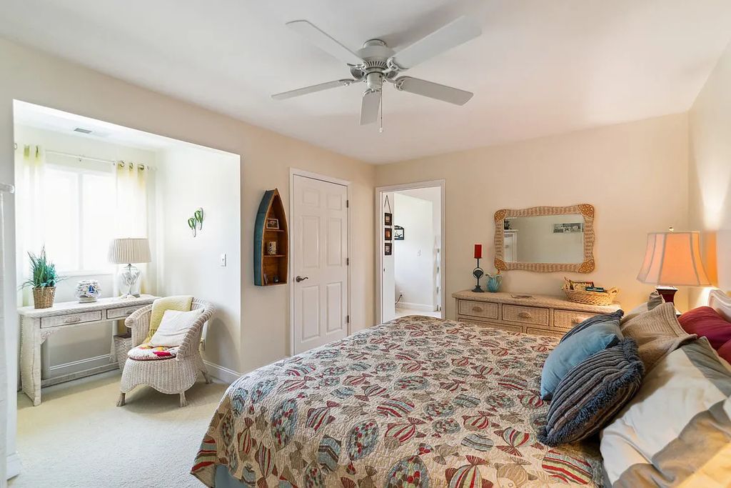 The Estate in Hendersonville is a luxurious home totally renovated now available for sale. This home located at 405 Private Dr, Hendersonville, Tennessee; offering 05 bedrooms and 05 bathrooms with 4,419 square feet of living spaces.