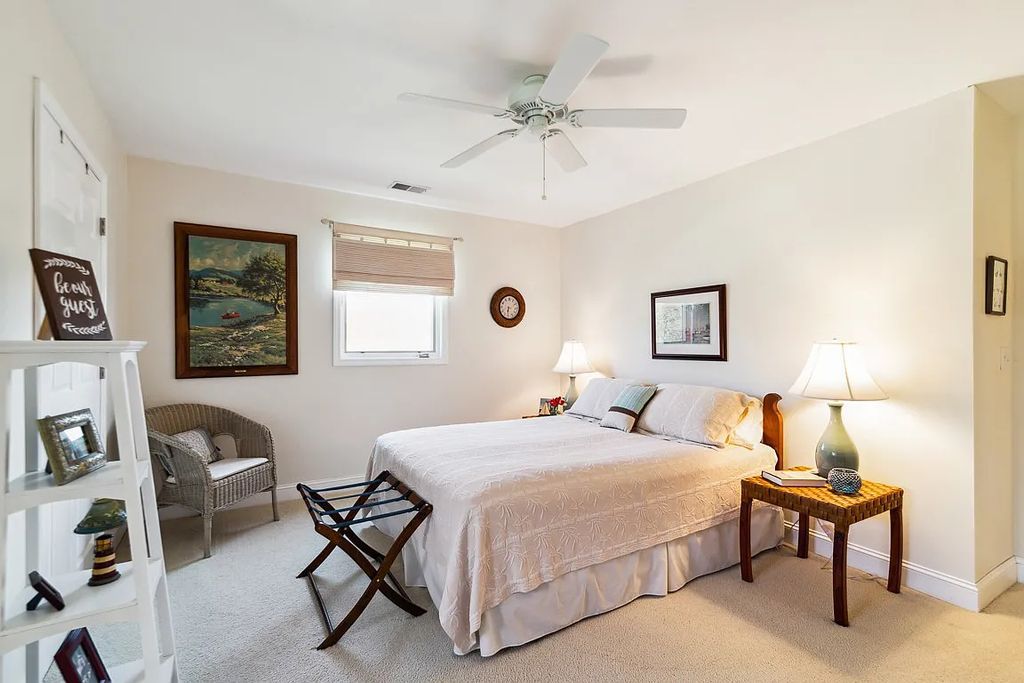 The Estate in Hendersonville is a luxurious home totally renovated now available for sale. This home located at 405 Private Dr, Hendersonville, Tennessee; offering 05 bedrooms and 05 bathrooms with 4,419 square feet of living spaces.