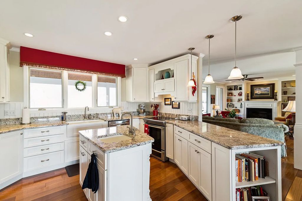 The Estate in Hendersonville is a luxurious home totally renovated now available for sale. This home located at 405 Private Dr, Hendersonville, Tennessee; offering 05 bedrooms and 05 bathrooms with 4,419 square feet of living spaces.