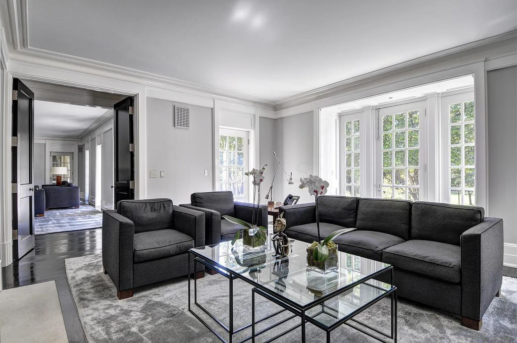 The Estate in Columbus is a luxurious home situated on top of a hill with phenomenally landscaped gardens and lawns now available for sale. This home located at 212 Park Dr, Columbus, Ohio; offering 05 bedrooms and 08 bathrooms with 11,134 square feet of living spaces.