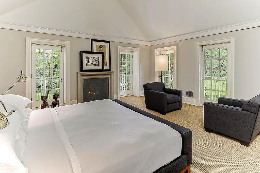 The Estate in Columbus is a luxurious home situated on top of a hill with phenomenally landscaped gardens and lawns now available for sale. This home located at 212 Park Dr, Columbus, Ohio; offering 05 bedrooms and 08 bathrooms with 11,134 square feet of living spaces.