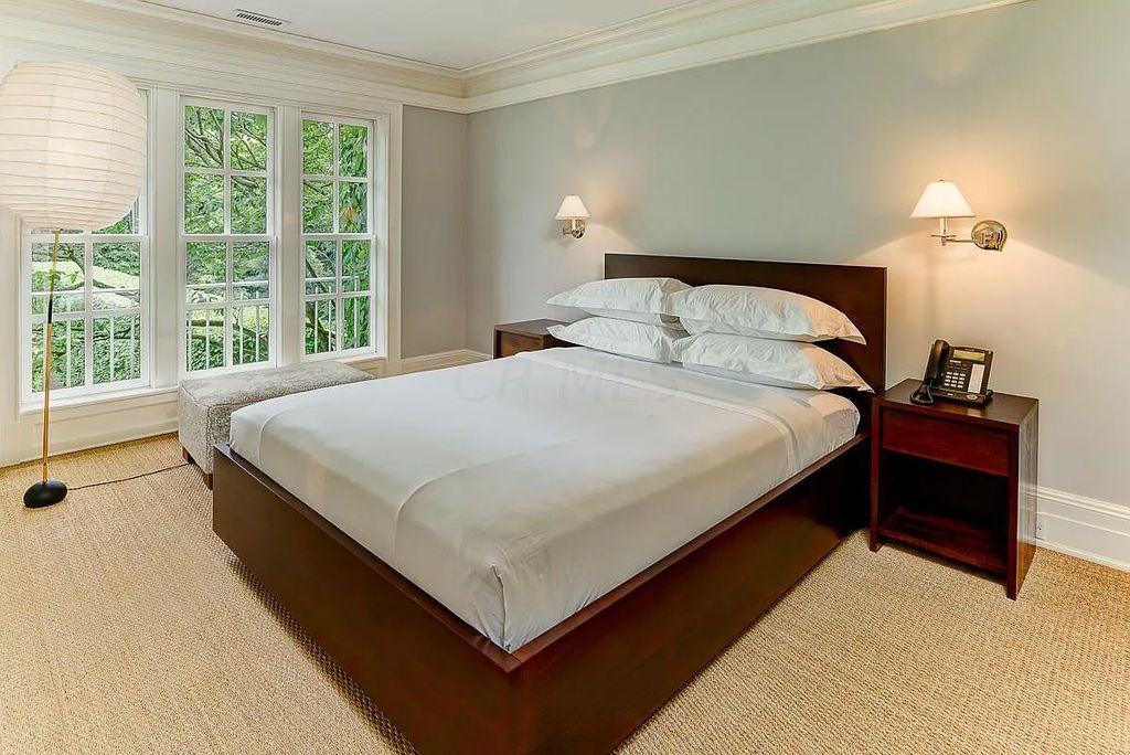 The Estate in Columbus is a luxurious home situated on top of a hill with phenomenally landscaped gardens and lawns now available for sale. This home located at 212 Park Dr, Columbus, Ohio; offering 05 bedrooms and 08 bathrooms with 11,134 square feet of living spaces.