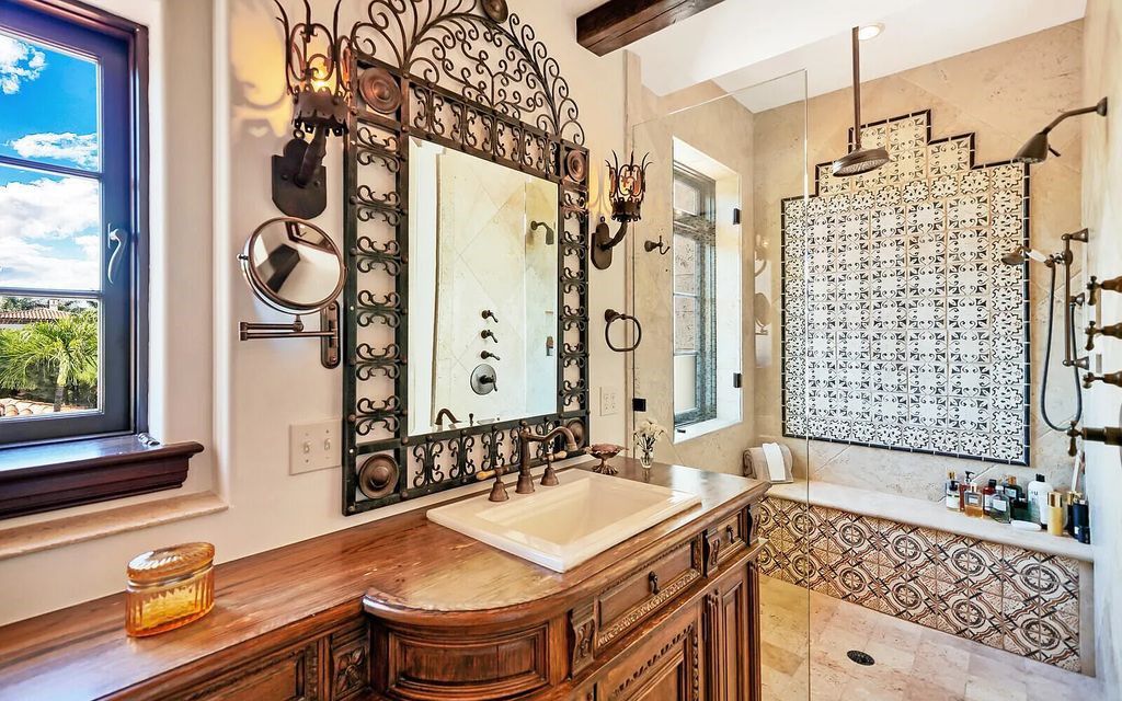 930 S Ocean Boulevard, Palm Beach, Florida, is one of the most magnificent houses in the area, with fully furnished rooms and modern appliances. The entire floor is made of the best hardwood, marble, and tile materials.