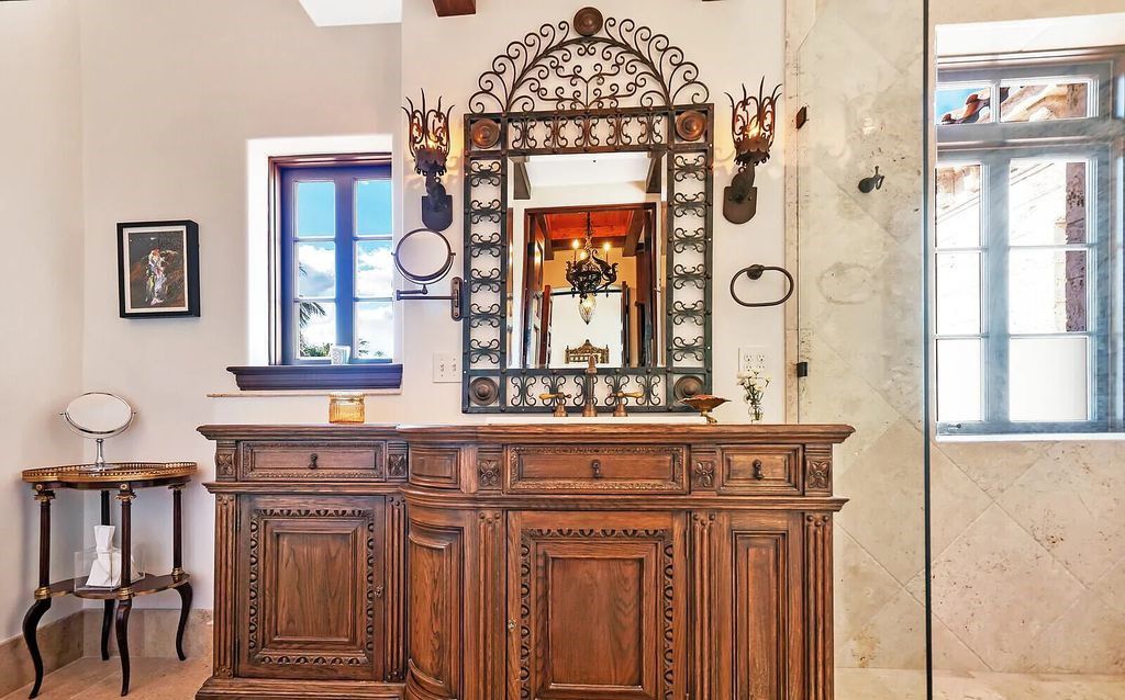 930 S Ocean Boulevard, Palm Beach, Florida, is one of the most magnificent houses in the area, with fully furnished rooms and modern appliances. The entire floor is made of the best hardwood, marble, and tile materials.